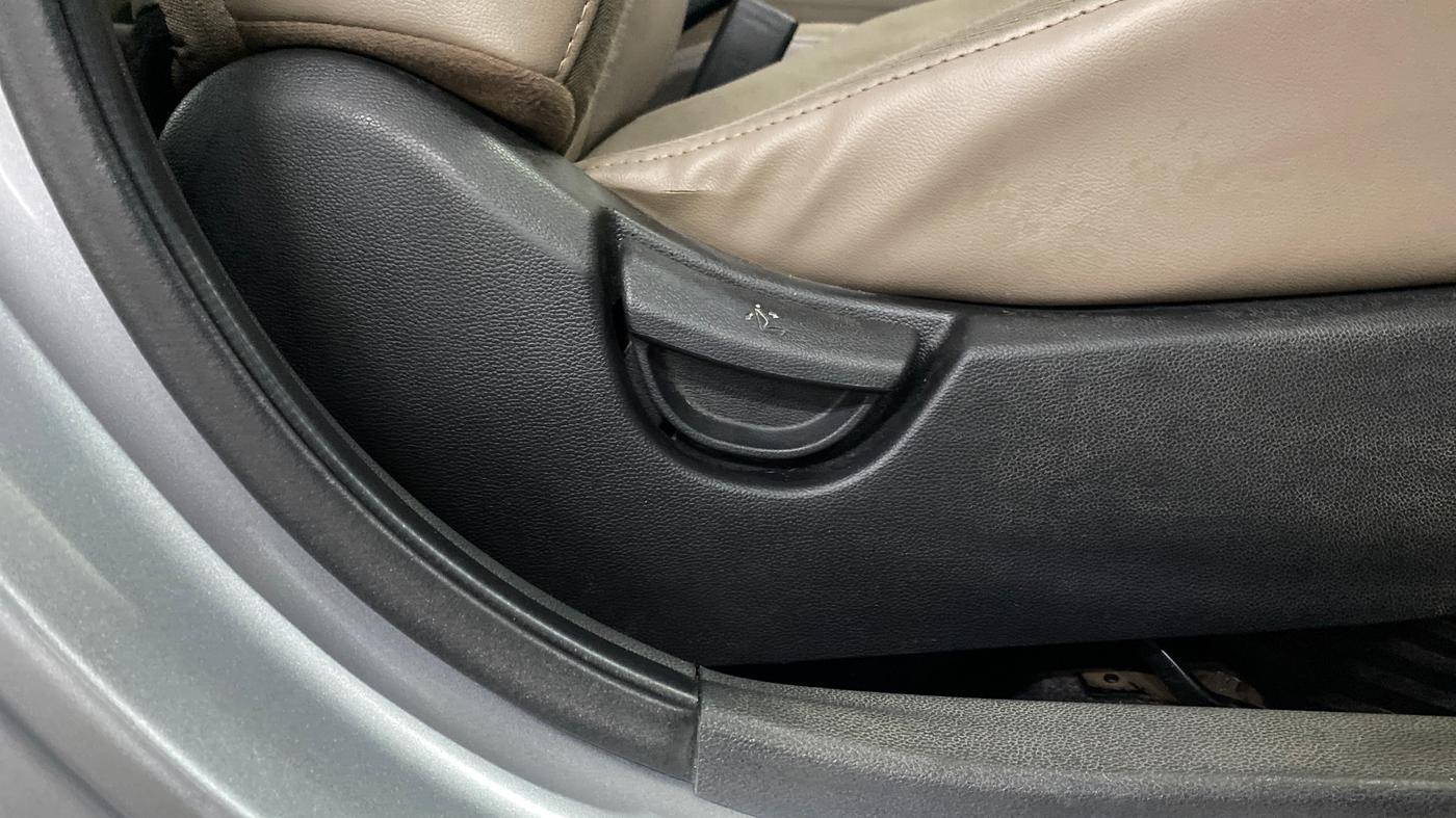 2019 Hyundai Xcent S 1.2, Petrol, Manual, 62,893 km, Driver Side Adjustment Panel