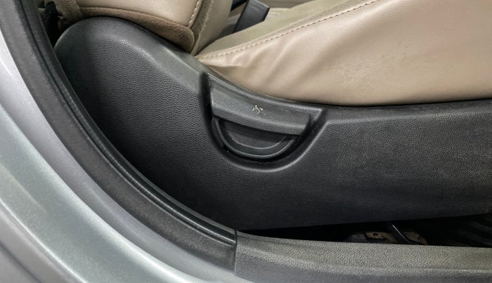 2019 Hyundai Xcent S 1.2, Petrol, Manual, 62,951 km, Driver Side Adjustment Panel