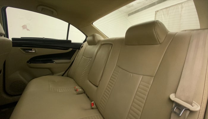 2015 Maruti Ciaz VXI+, Petrol, Manual, 76,278 km, Right Side Rear Door Cabin