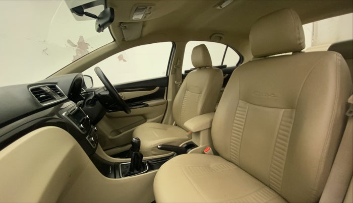 2015 Maruti Ciaz VXI+, Petrol, Manual, 76,278 km, Right Side Front Door Cabin