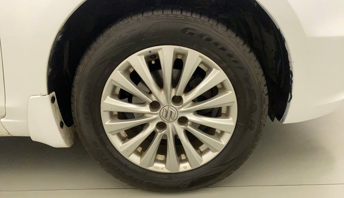 2015 Maruti Ciaz VXI+, Petrol, Manual, 76,278 km, Right Front Wheel