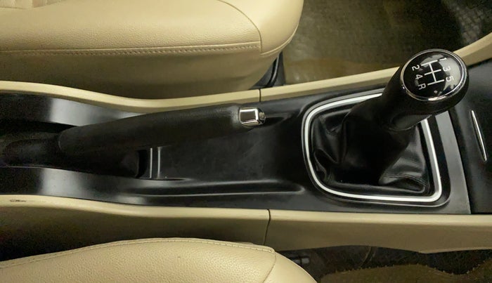 2015 Maruti Ciaz VXI+, Petrol, Manual, 76,278 km, Gear Lever