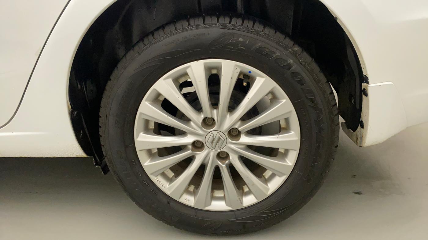 2015 Maruti Ciaz VXI+, Petrol, Manual, 76,278 km, Left Rear Wheel