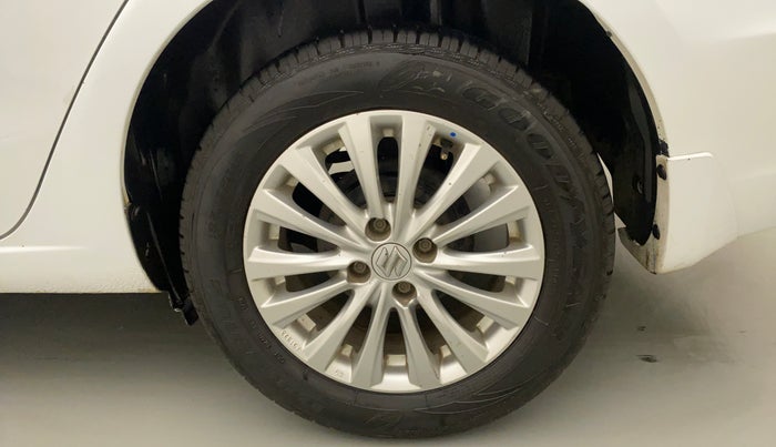 2015 Maruti Ciaz VXI+, Petrol, Manual, 76,278 km, Left Rear Wheel