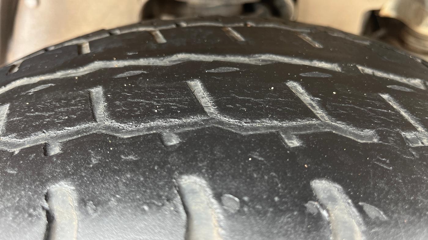 2018 Mahindra TUV300 T8, Diesel, Manual, 85,397 km, Right Front Tyre Tread
