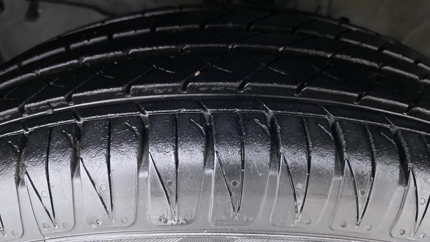 2017 Honda Jazz 1.2 V AT, Petrol, Automatic, 34,337 km, Left Front Tyre Tread