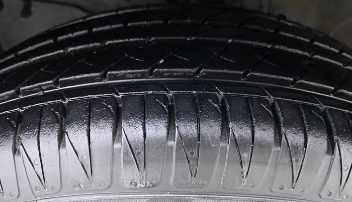 2017 Honda Jazz 1.2 V AT, Petrol, Automatic, 34,337 km, Left Front Tyre Tread