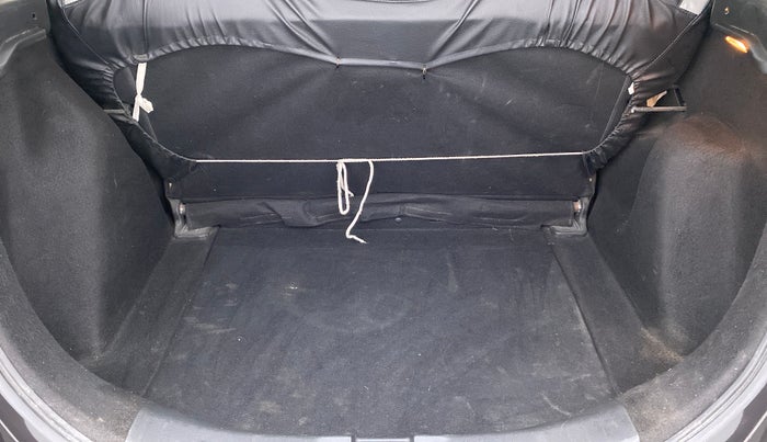 2017 Honda Jazz 1.2 V AT, Petrol, Automatic, 34,337 km, Boot Inside