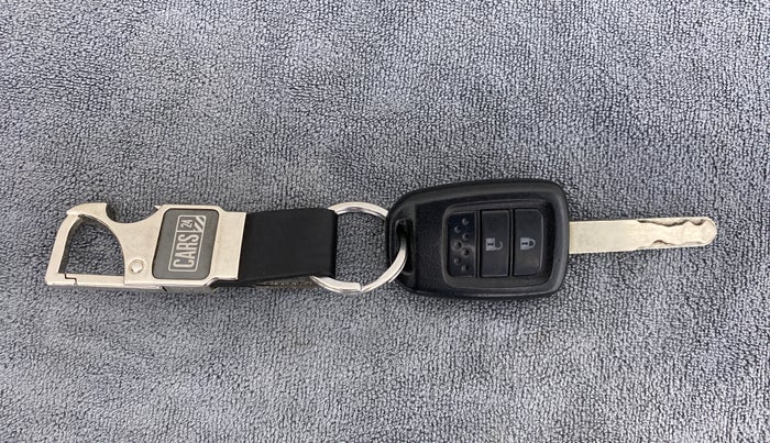 2017 Honda Jazz 1.2 V AT, Petrol, Automatic, 34,337 km, Key Close Up