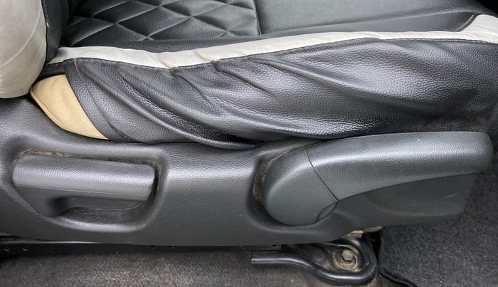 2017 Honda Jazz 1.2 V AT, Petrol, Automatic, 34,337 km, Driver Side Adjustment Panel