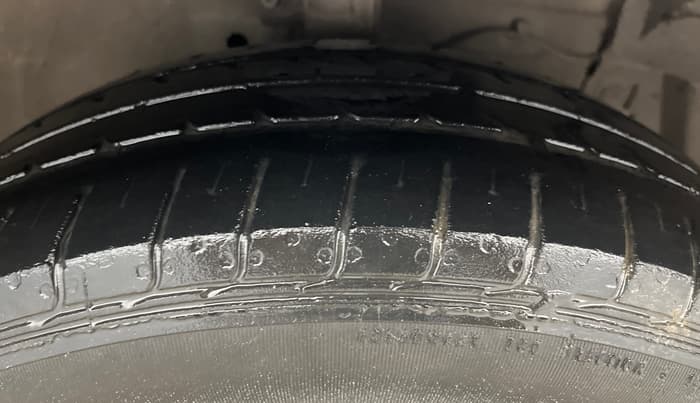 2021 Maruti Ciaz DELTA 1.5 SHVS MT PETROL, Petrol, Manual, 53,411 km, Right Front Tyre Tread