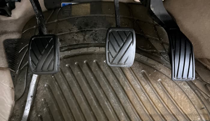 2021 Maruti Ciaz DELTA 1.5 SHVS MT PETROL, Petrol, Manual, 53,411 km, Pedals