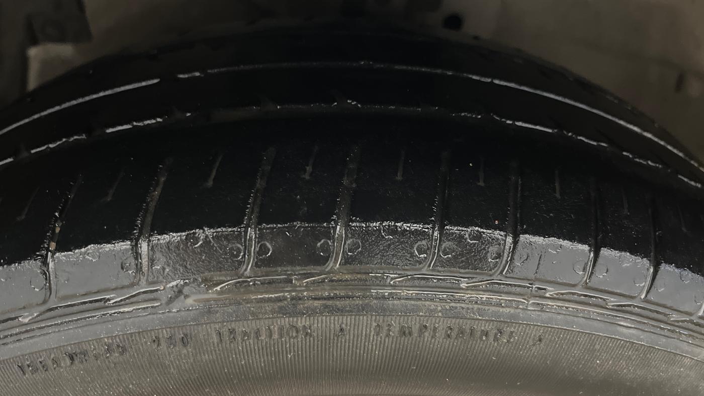 2021 Maruti Ciaz DELTA 1.5 SHVS MT PETROL, Petrol, Manual, 53,411 km, Left Front Tyre Tread