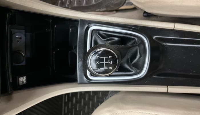 2021 Maruti Ciaz DELTA 1.5 SHVS MT PETROL, Petrol, Manual, 53,411 km, Gear Lever