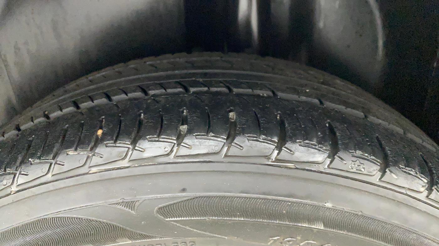 2018 Volkswagen Ameo HIGHLINE PLUS 1.0L 16 ALLOY, Petrol, Manual, 28,153 km, Left Rear Tyre Tread