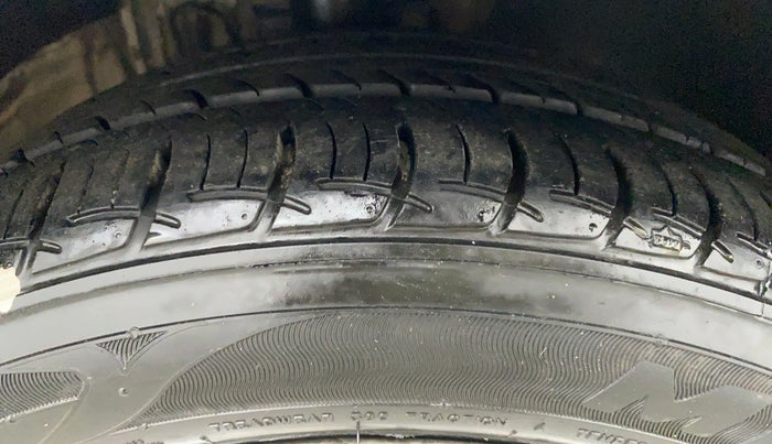 2018 Volkswagen Ameo HIGHLINE PLUS 1.0L 16 ALLOY, Petrol, Manual, 28,153 km, Right Front Tyre Tread