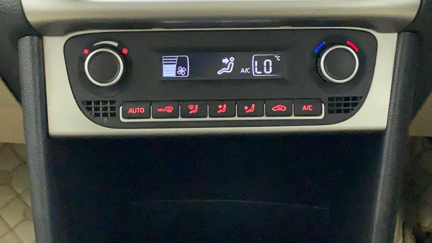 2018 Volkswagen Ameo HIGHLINE PLUS 1.0L 16 ALLOY, Petrol, Manual, 28,153 km, Automatic Climate Control