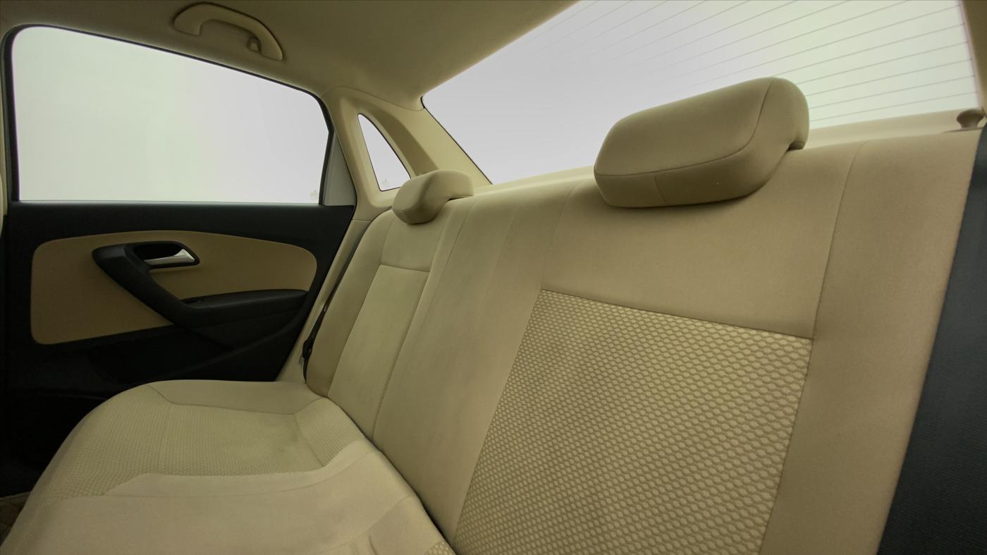 2018 Volkswagen Ameo HIGHLINE PLUS 1.0L 16 ALLOY, Petrol, Manual, 28,153 km, Right Side Rear Door Cabin