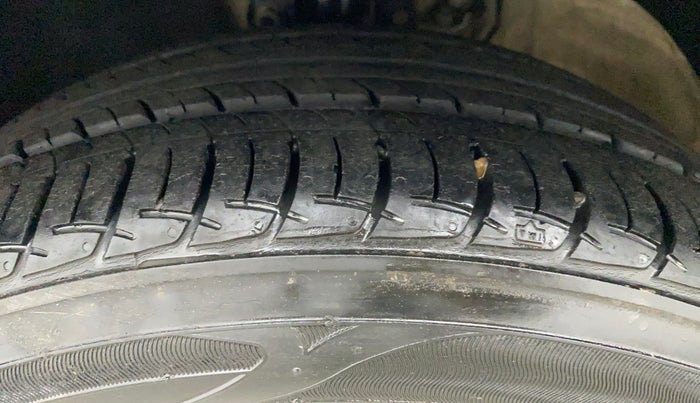 2018 Volkswagen Ameo HIGHLINE PLUS 1.0L 16 ALLOY, Petrol, Manual, 28,153 km, Left Front Tyre Tread