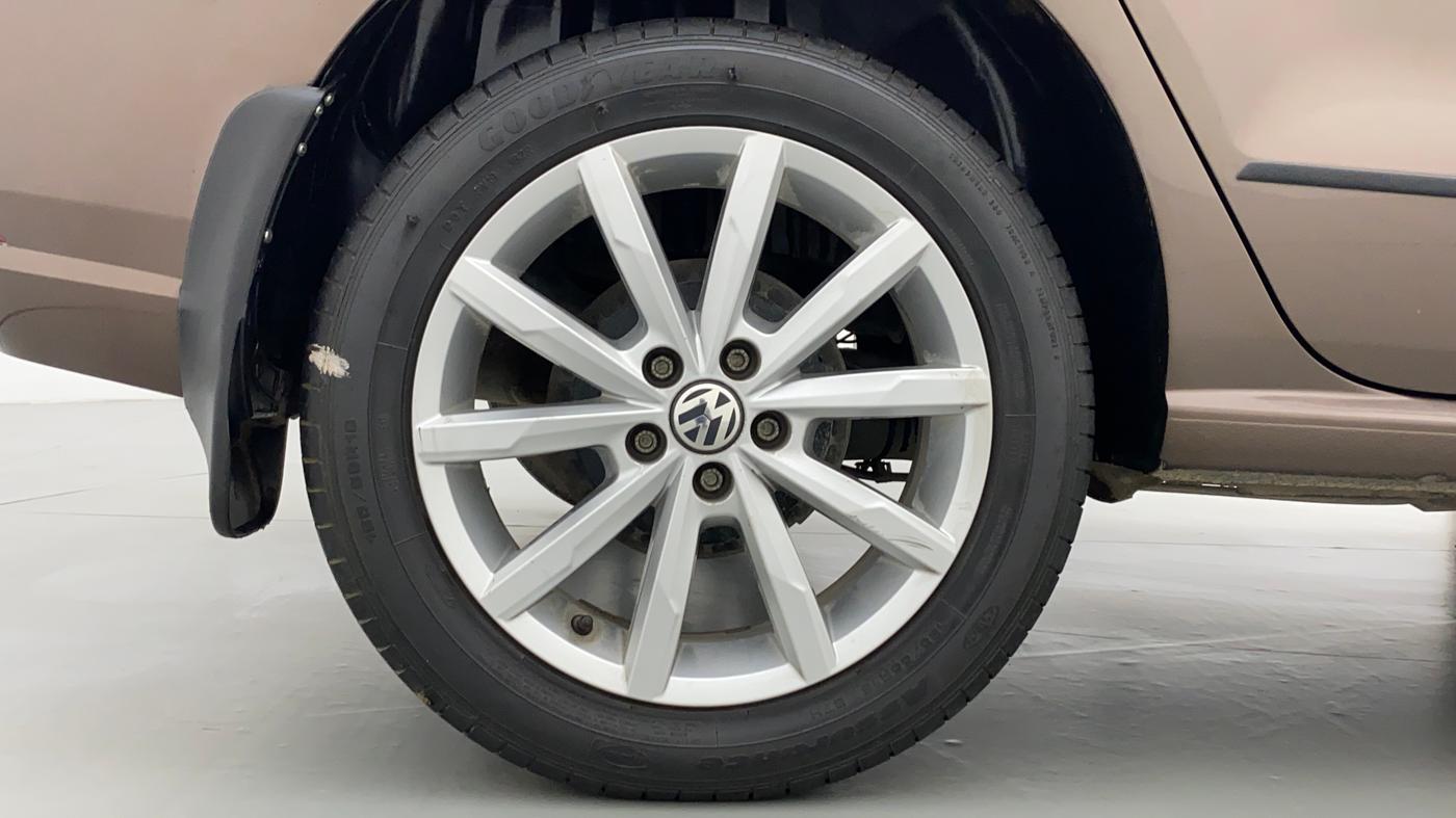 2018 Volkswagen Ameo HIGHLINE PLUS 1.0, Petrol, Manual, 52,629 km, Right Rear Wheel