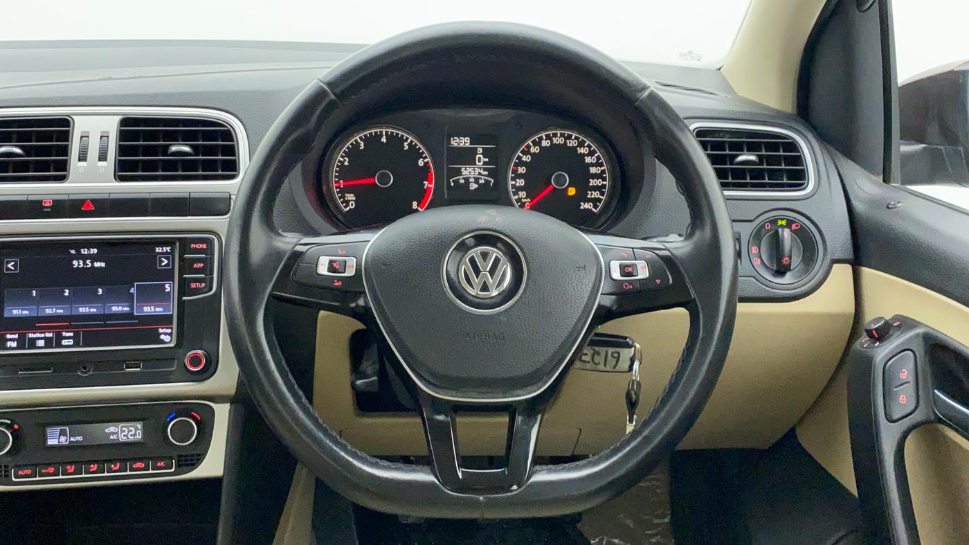 2018 Volkswagen Ameo HIGHLINE PLUS 1.0, Petrol, Manual, 52,629 km, Steering Wheel Close Up