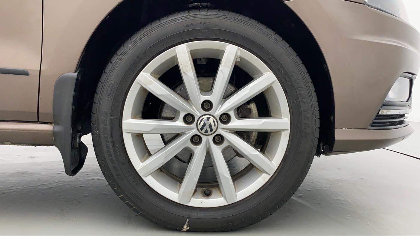 2018 Volkswagen Ameo HIGHLINE PLUS 1.0, Petrol, Manual, 52,629 km, Right Front Wheel