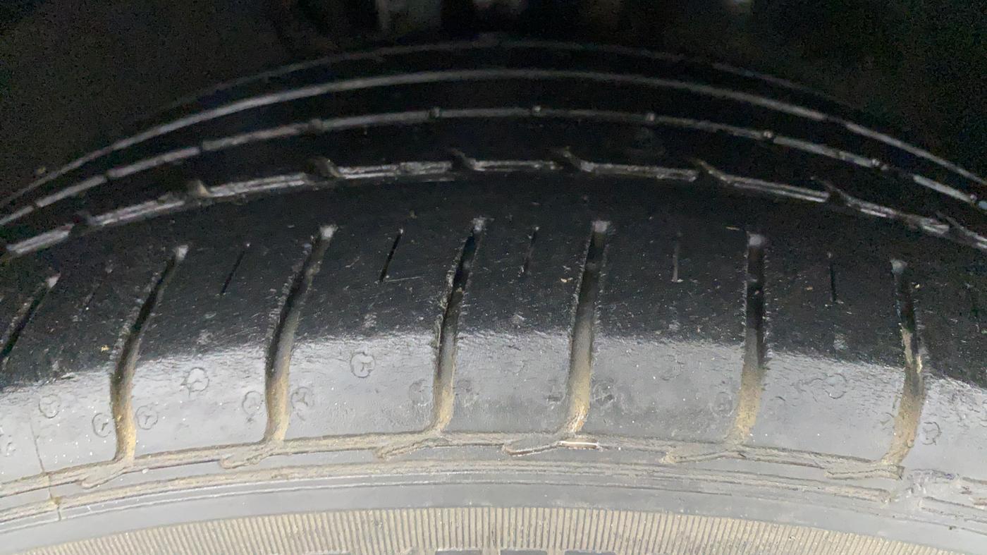 2018 Volkswagen Ameo HIGHLINE PLUS 1.0, Petrol, Manual, 52,629 km, Right Front Tyre Tread