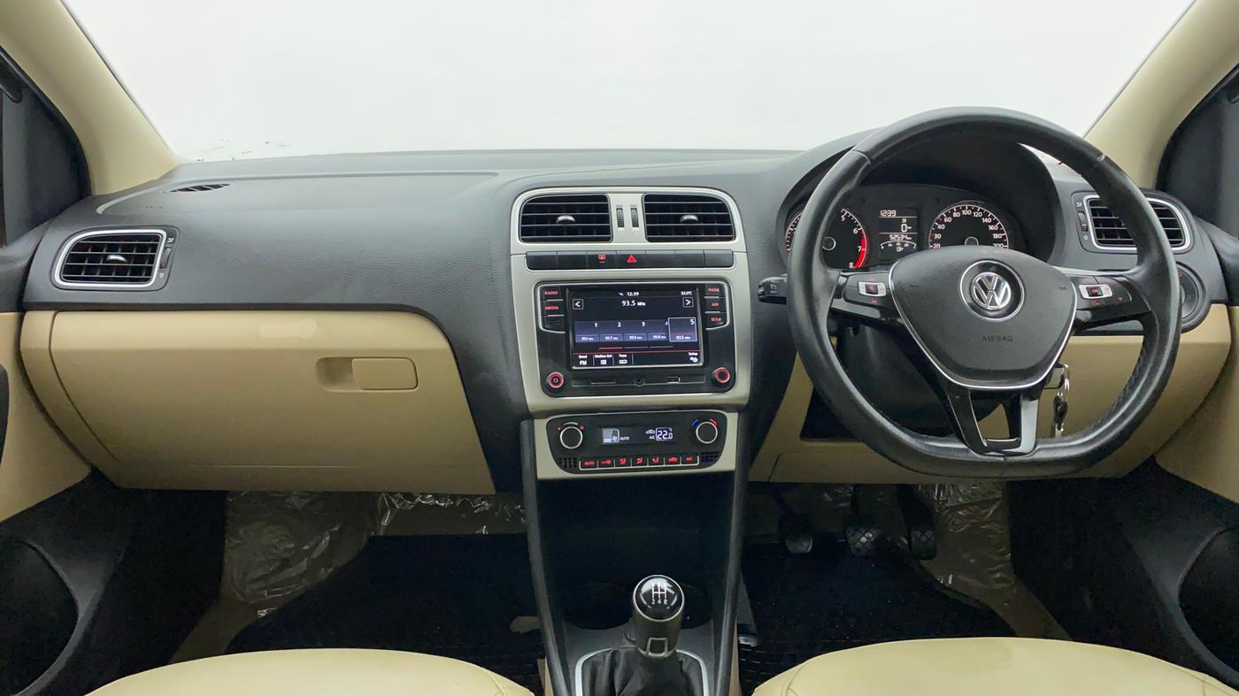 2018 Volkswagen Ameo HIGHLINE PLUS 1.0, Petrol, Manual, 52,629 km, Dashboard