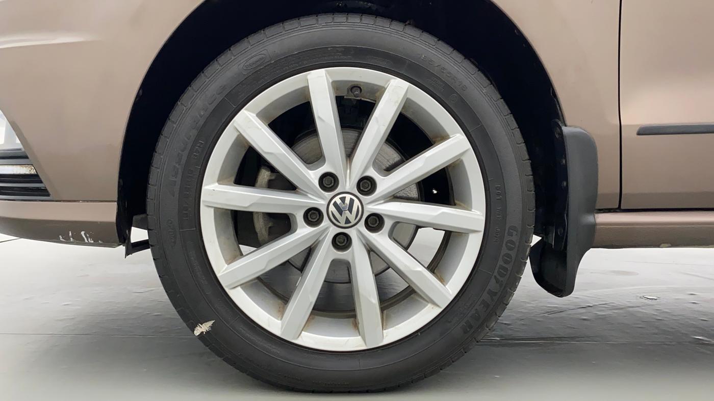 2018 Volkswagen Ameo HIGHLINE PLUS 1.0, Petrol, Manual, 52,629 km, Left Front Wheel