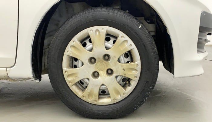 2014 Honda Brio EX MT, CNG, Manual, 65,171 km, Right Front Wheel