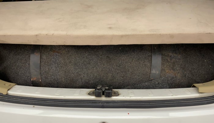 2014 Honda Brio EX MT, CNG, Manual, 65,171 km, Boot Inside