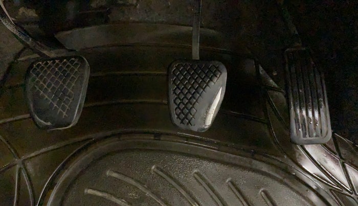 2014 Honda Brio EX MT, CNG, Manual, 65,171 km, Pedals