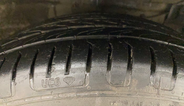 2016 Maruti Ciaz ZDI SHVS, Diesel, Manual, 59,283 km, Right Front Tyre Tread