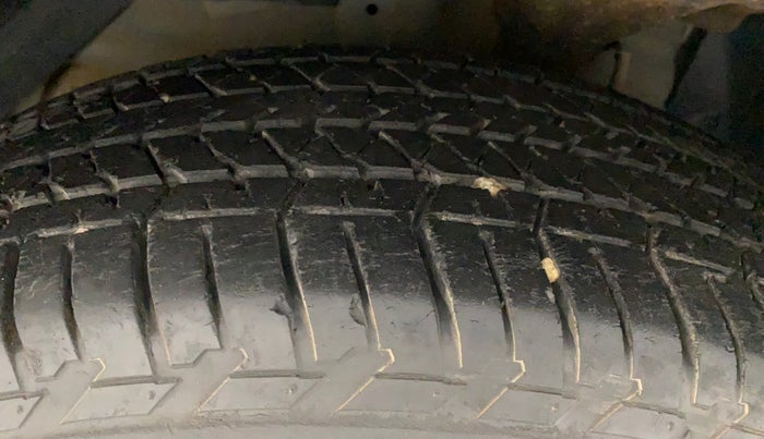 2014 Mahindra XUV500 W6, Diesel, Manual, 39,165 km, Left Front Tyre Tread