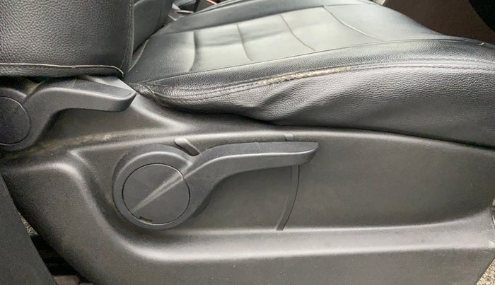 2014 Mahindra XUV500 W6, Diesel, Manual, 39,165 km, Driver Side Adjustment Panel