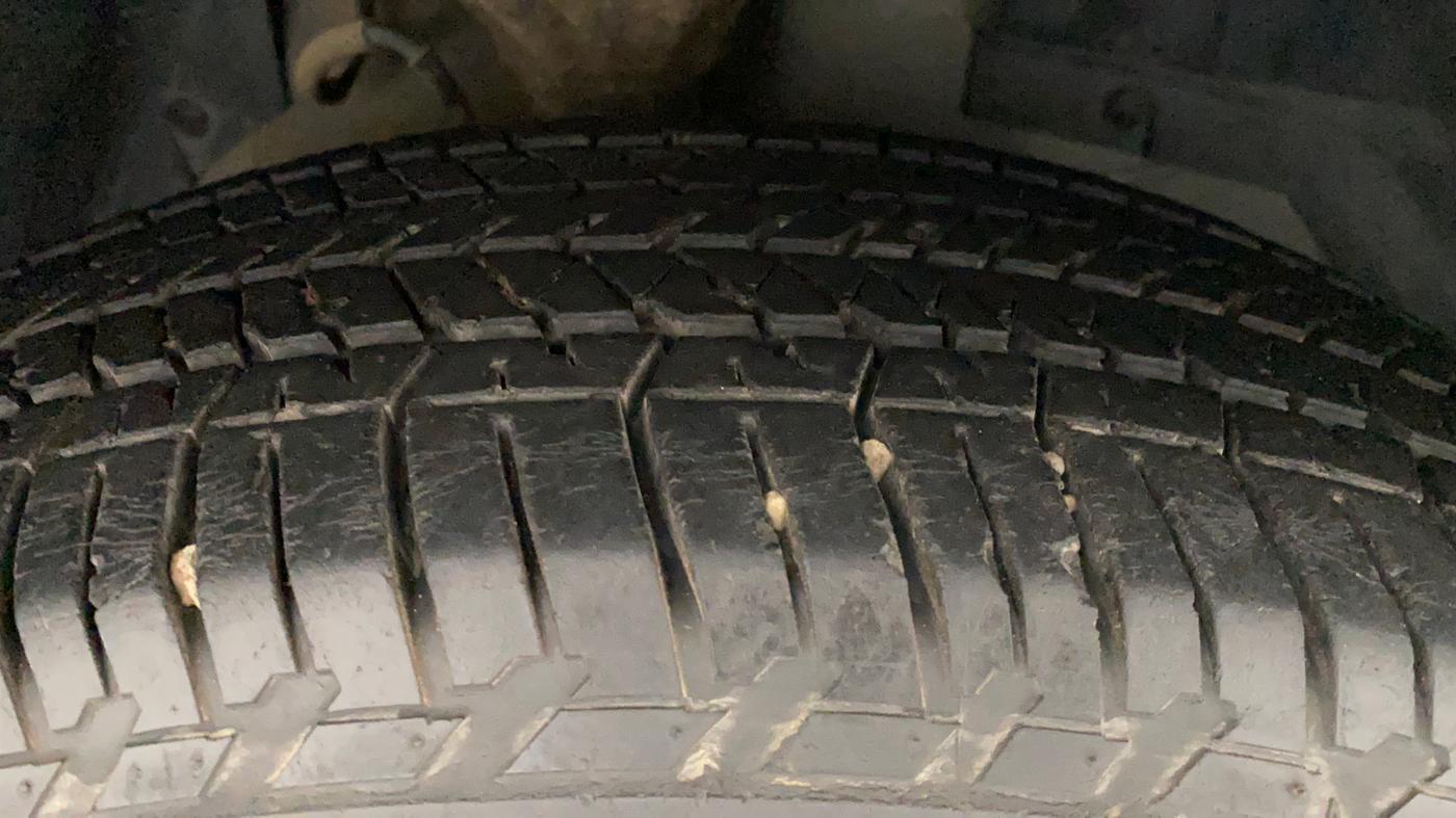 2014 Mahindra XUV500 W6, Diesel, Manual, 39,165 km, Right Front Tyre Tread
