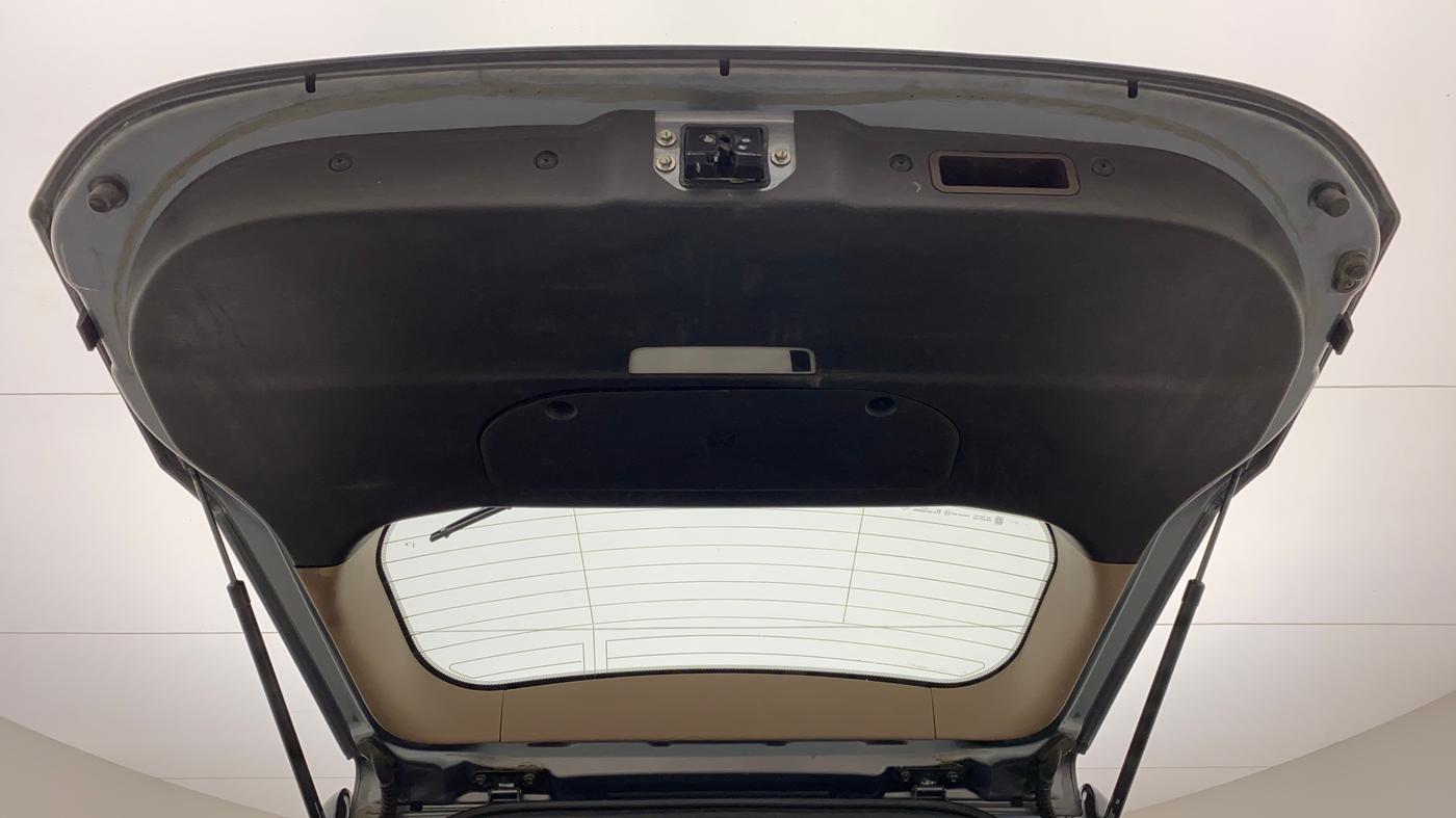 2014 Mahindra XUV500 W6, Diesel, Manual, 39,165 km, Boot Door Open