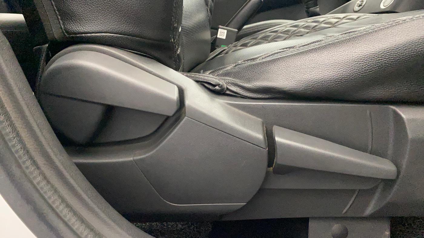 2020 Nissan MAGNITE XV PREMIUM TURBO, Petrol, Manual, 35,638 km, Driver Side Adjustment Panel