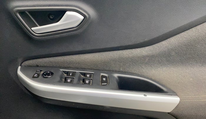 2020 Nissan MAGNITE XV PREMIUM TURBO, Petrol, Manual, 35,541 km, Driver Side Door Panels Control