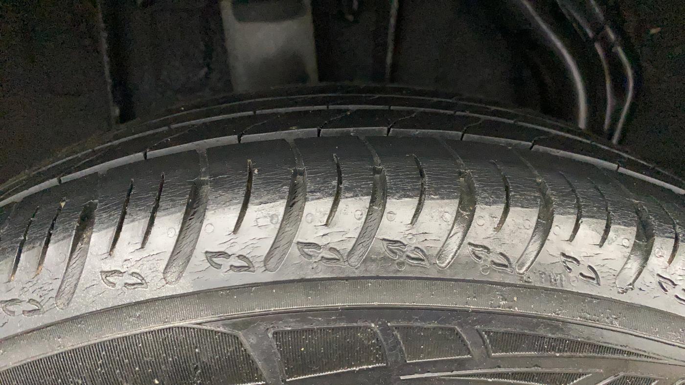 2020 Nissan MAGNITE XV PREMIUM TURBO, Petrol, Manual, 35,638 km, Right Rear Tyre Tread