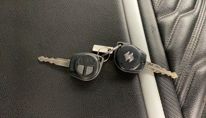 2023 Maruti Swift VXI AMT, Petrol, Automatic, 11,323 km, Key Close Up