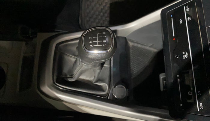 2022 Skoda KUSHAQ AMBITION 1.0L TSI MT, Petrol, Manual, 49,470 km, Gear Lever