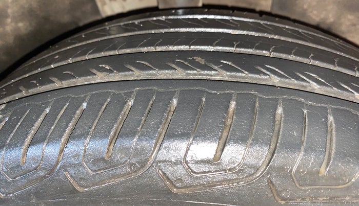 2022 Skoda KUSHAQ AMBITION 1.0L TSI MT, Petrol, Manual, 49,470 km, Right Front Tyre Tread