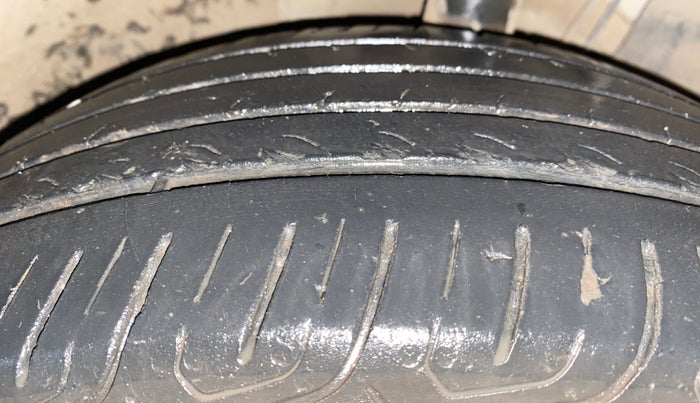 2022 Skoda KUSHAQ AMBITION 1.0L TSI MT, Petrol, Manual, 49,470 km, Left Front Tyre Tread