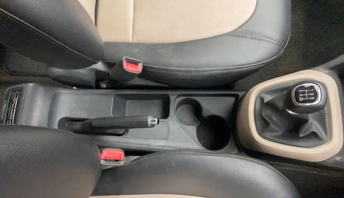 2016 Hyundai Grand i10 SPORTZ 1.2 KAPPA VTVT, Petrol, Manual, 32,353 km, Gear Lever