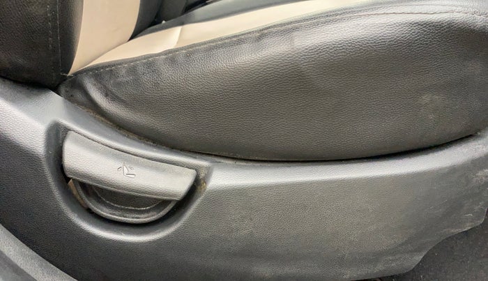 2016 Hyundai Grand i10 SPORTZ 1.2 KAPPA VTVT, Petrol, Manual, 32,353 km, Driver Side Adjustment Panel