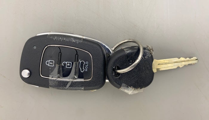 2021 Hyundai VENUE SX 1.0 TURBO, Petrol, Manual, 14,878 km, Key Close Up