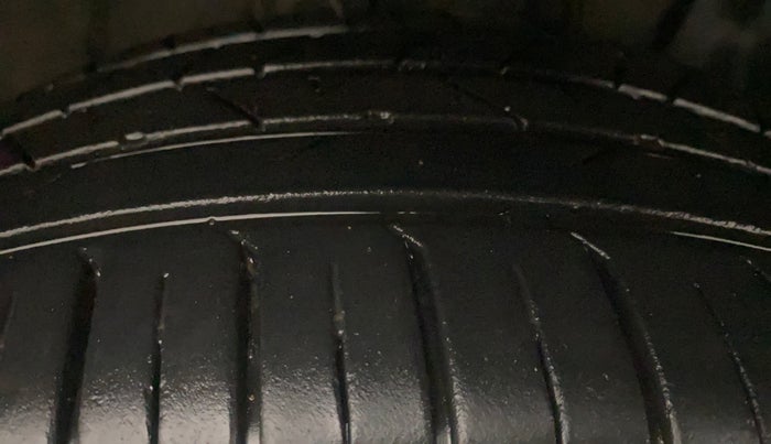 2021 Hyundai VENUE SX 1.0 TURBO, Petrol, Manual, 14,878 km, Right Front Tyre Tread