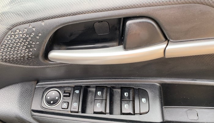 2022 KIA SONET HTK PLUS 1.2, Petrol, Manual, 25,583 km, Driver Side Door Panels Control