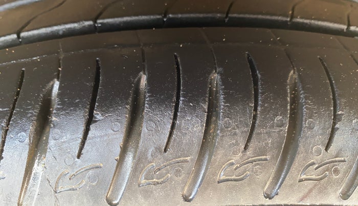 2022 KIA SONET HTK PLUS 1.2, Petrol, Manual, 25,583 km, Right Rear Tyre Tread